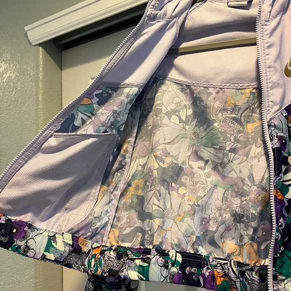 Nike, Kids Dri-fit Jacket, Windbreaker, Water Resistant, Size L - Picture 4 of 7